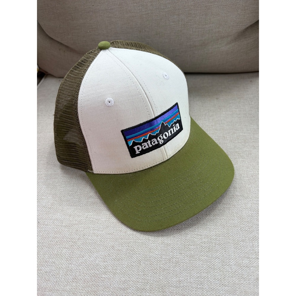 Patagonia Trucker Hat Mens OSFA Green White Excellent P-6 Logo Mesh Snapback